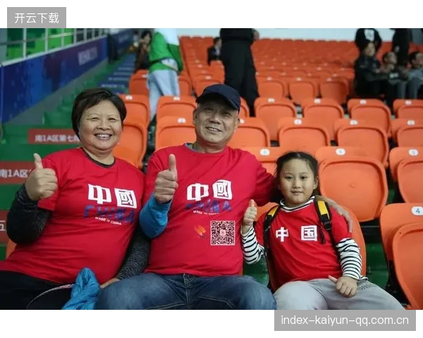 武汉球迷的“消费热情”背后：为什么早点放弃中甲才是更聪明的选择？